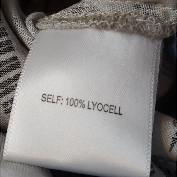 Jane + Delancey Palm Print Short Sleeve Button Down Sz S Gray - Picture 10 of 10